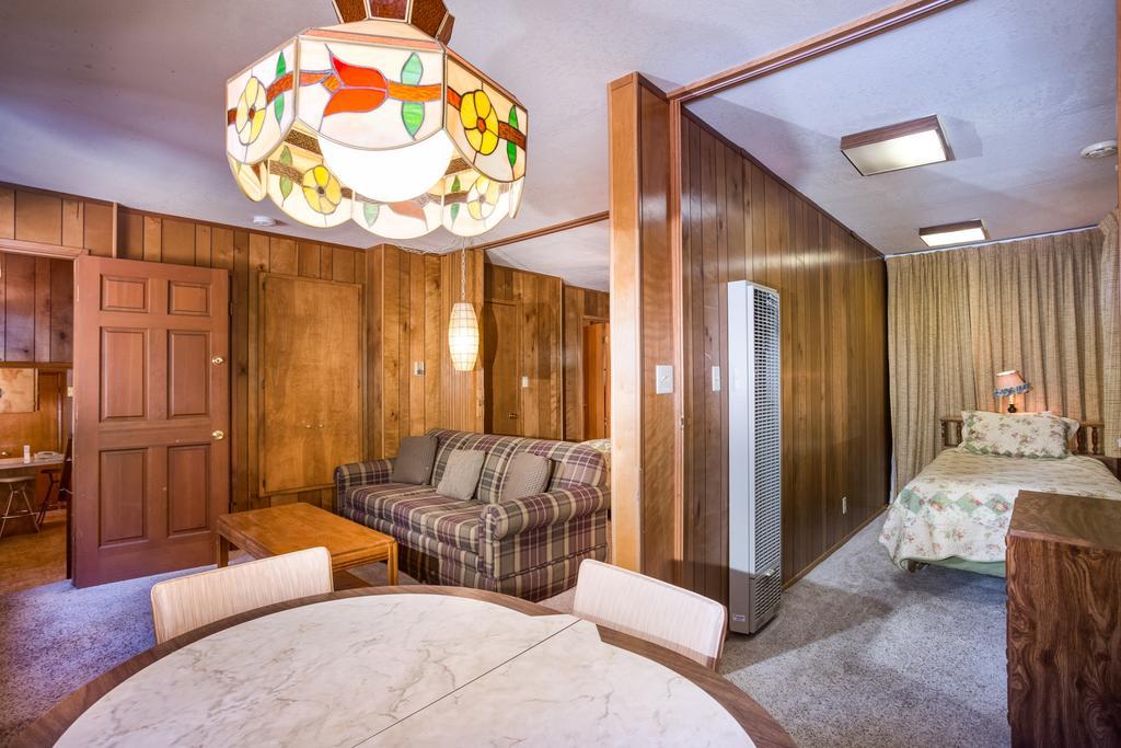 27a Pine Crest Wawona